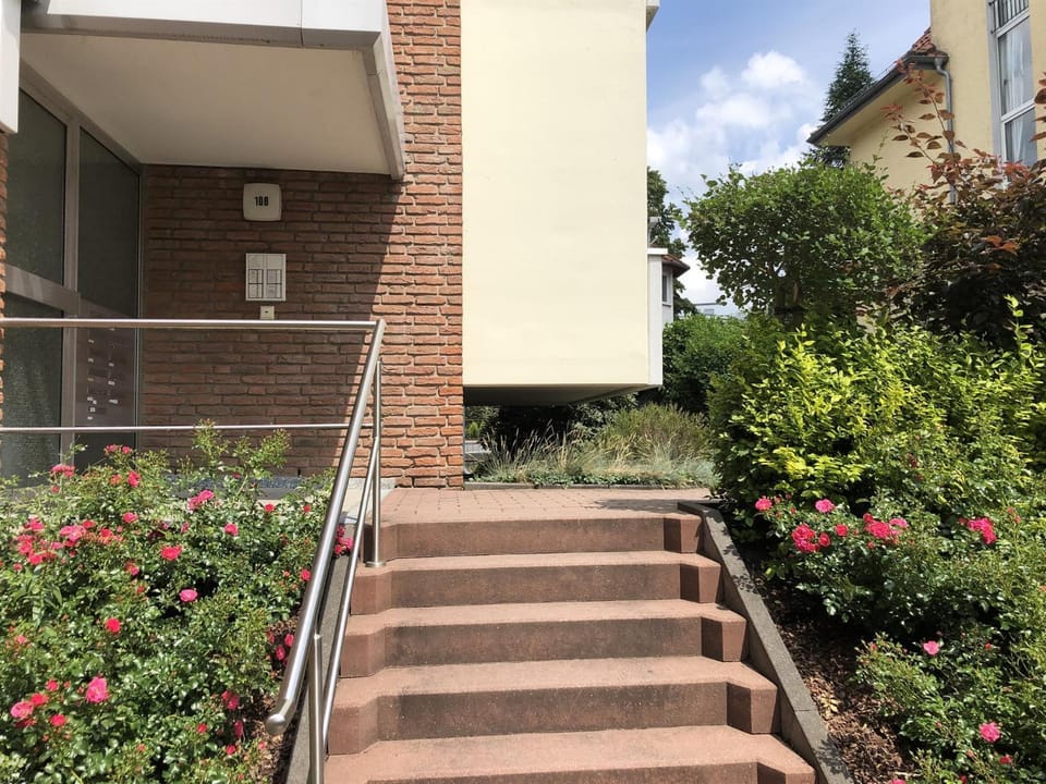 Property building, Facade/entrance