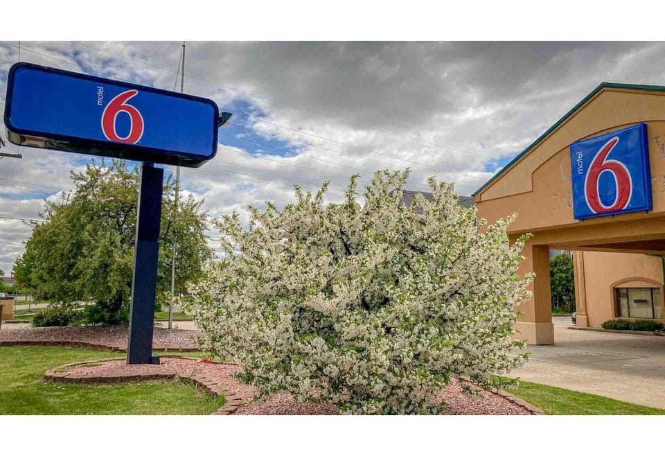 Facade/entrance, Property logo or sign