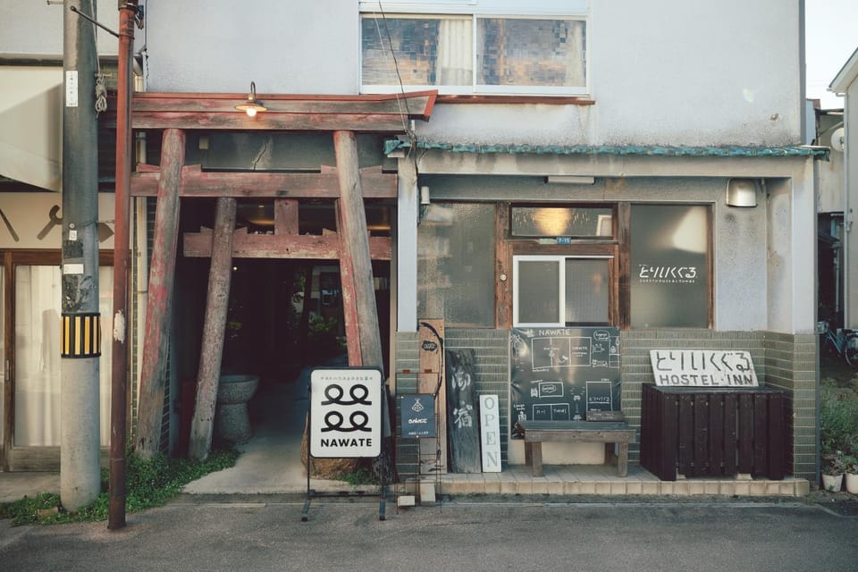 Property building, Facade/entrance, Day