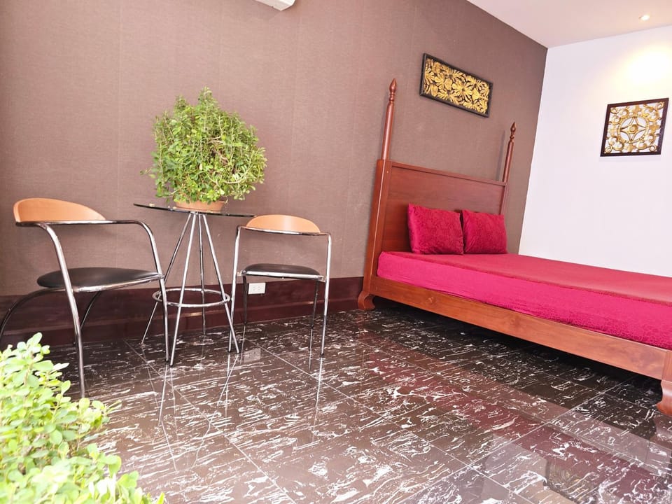 Old Sрice 3 Vintage Elegance in the Heart of BKK Apartment in Bangkok