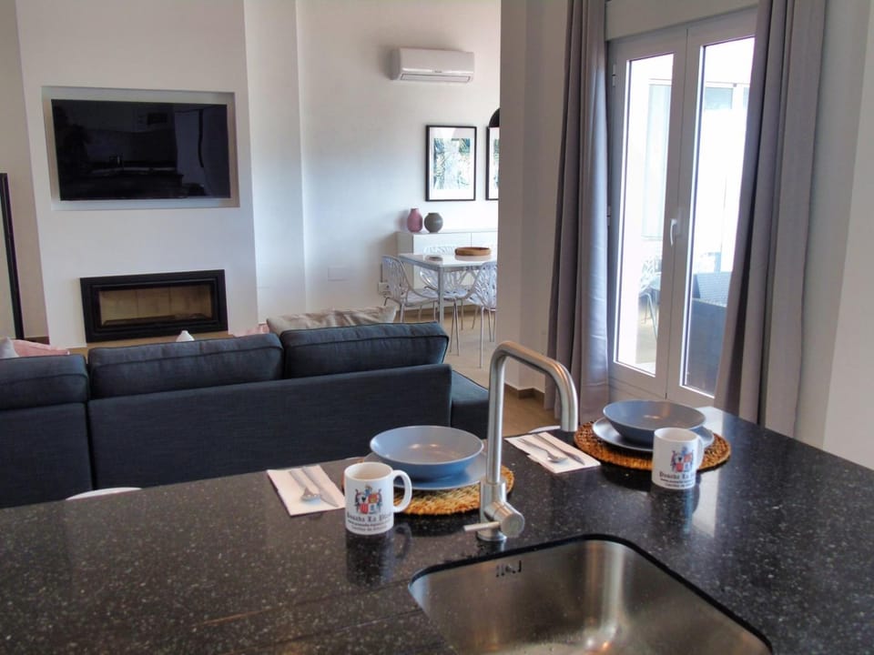 Kitchen or kitchenette, Living room