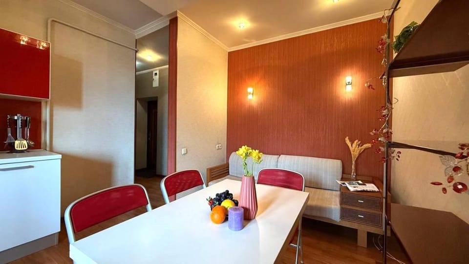 Myronosytska street Apartment in Kharkiv