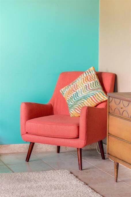 Mid century modern condo near Old Town, pool & BBQ House in Scottsdale