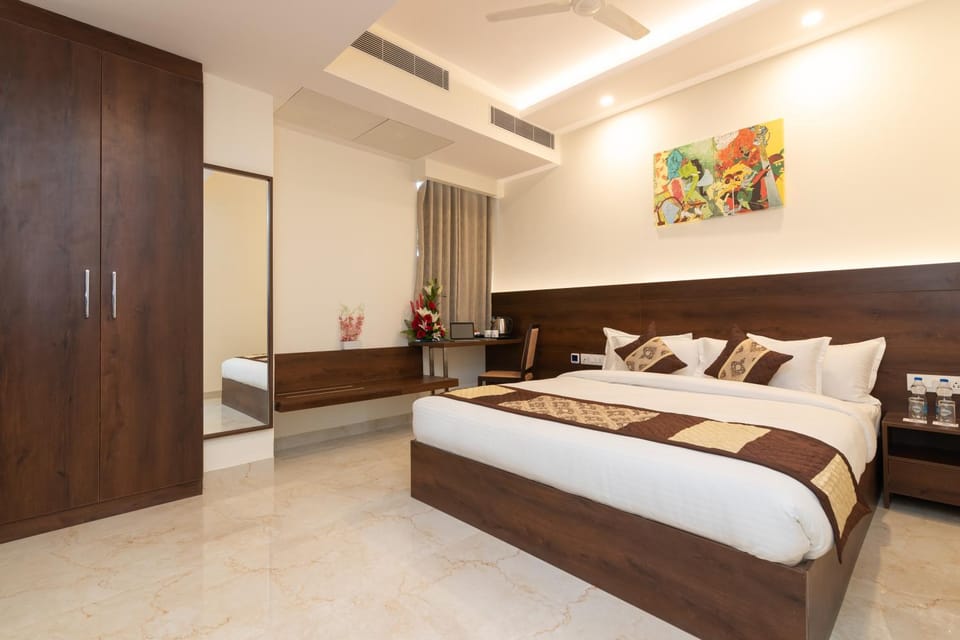 Bed, Photo of the whole room, Bedroom