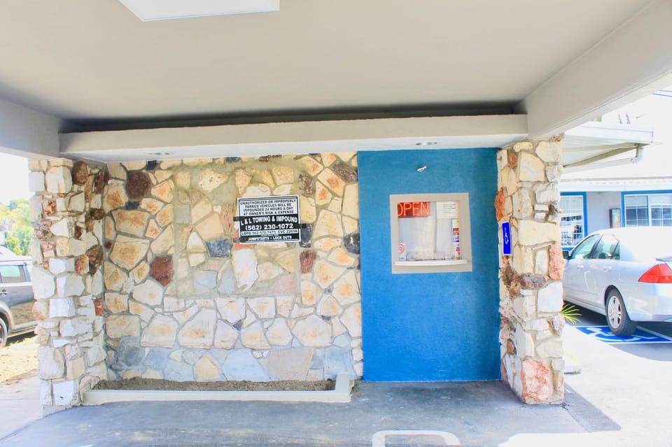 Facade/entrance, Lobby or reception, On site