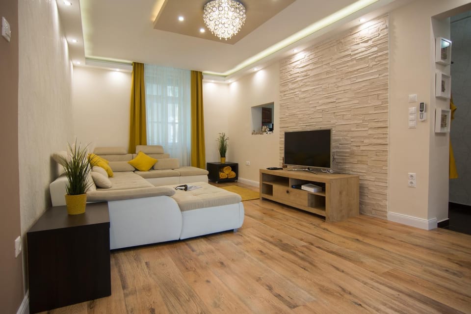 Communal lounge/ TV room, TV and multimedia, Living room