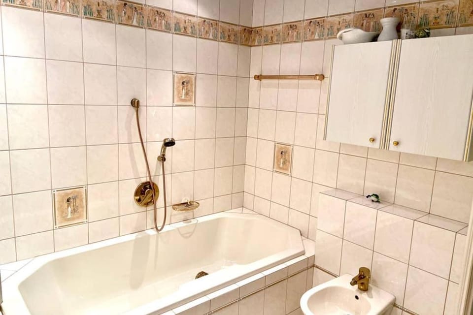 Bathroom, Bath