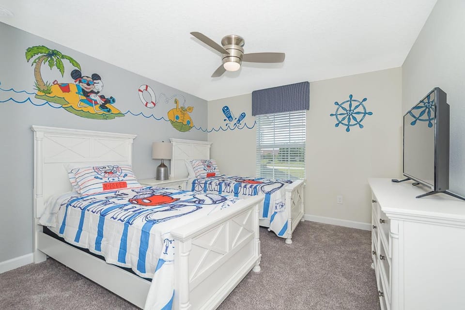 4909NF Townhouse 4 Beds & 3 Baths with Private Pool House in Kissimmee