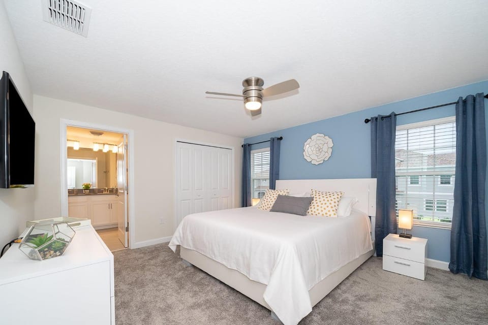 4830FA Townhouse 4 Beds & 3 Baths with Private Pool House in Kissimmee
