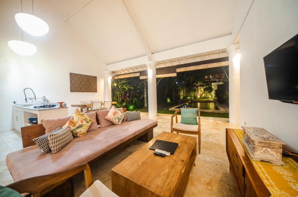 Kitchen or kitchenette, Living room, Dining area, kitchen