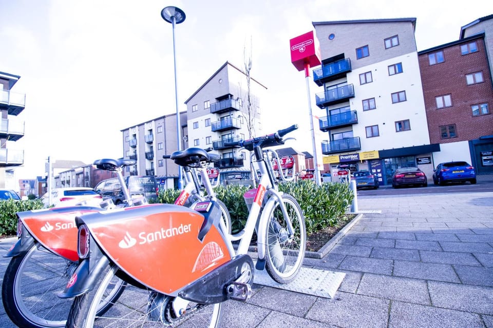 Neighbourhood, Street view, Shopping Area