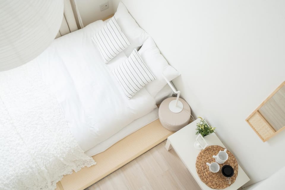 Photo of the whole room, Bedroom