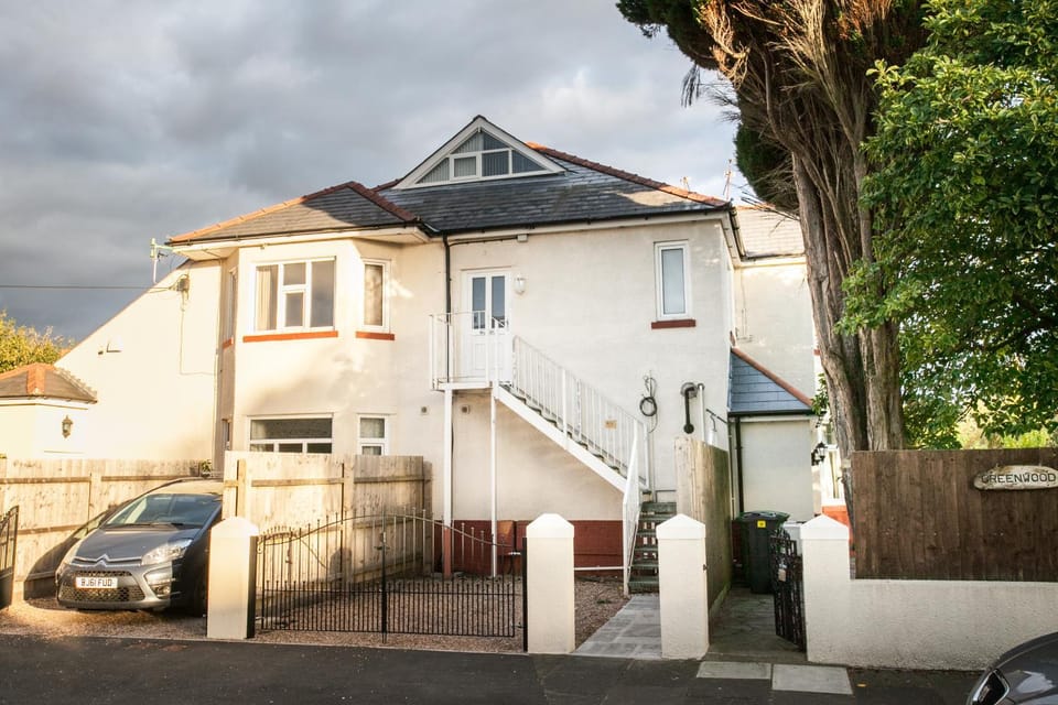 Luxury 2 Bedroom Apartment in Peaceful Location Apartment in Cardiff