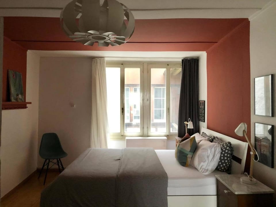 Old City Gem-Very Comfy Bed-Bakery Downstairs Apartment in City of Bern