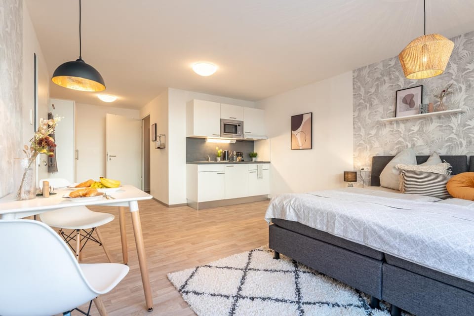 Bed, Living room, Photo of the whole room, Dining area