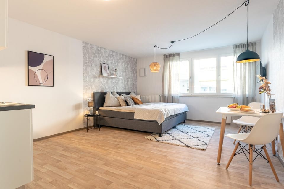 Bed, Photo of the whole room, Seating area
