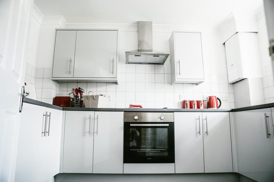 Kitchen or kitchenette, oven, stove