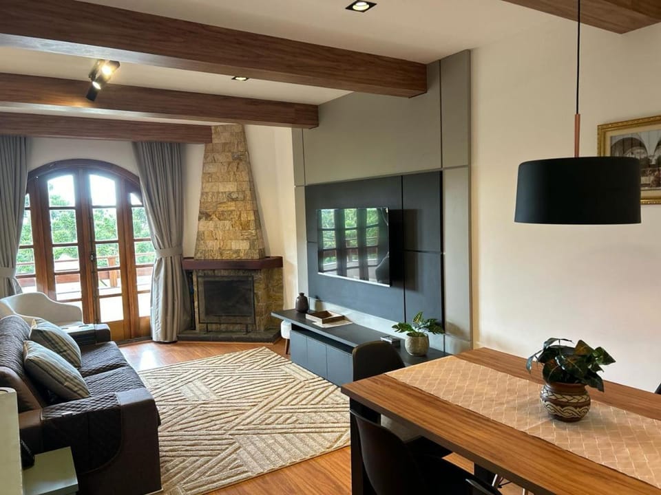 Communal lounge/ TV room, TV and multimedia, Living room, flat iron