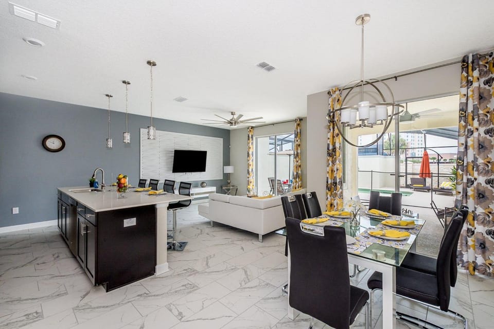 4929GC Townhouse 4 Beds & 3 Baths with Private Pool House in Kissimmee
