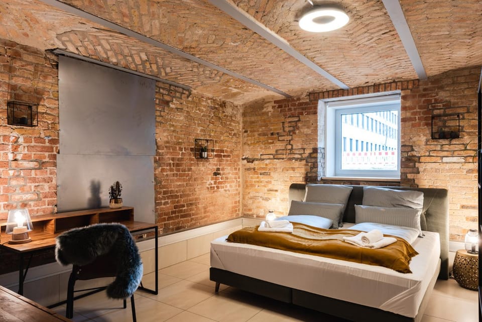 Bed, View (from property/room), Living room, Photo of the whole room, Seating area, Bedroom, towels