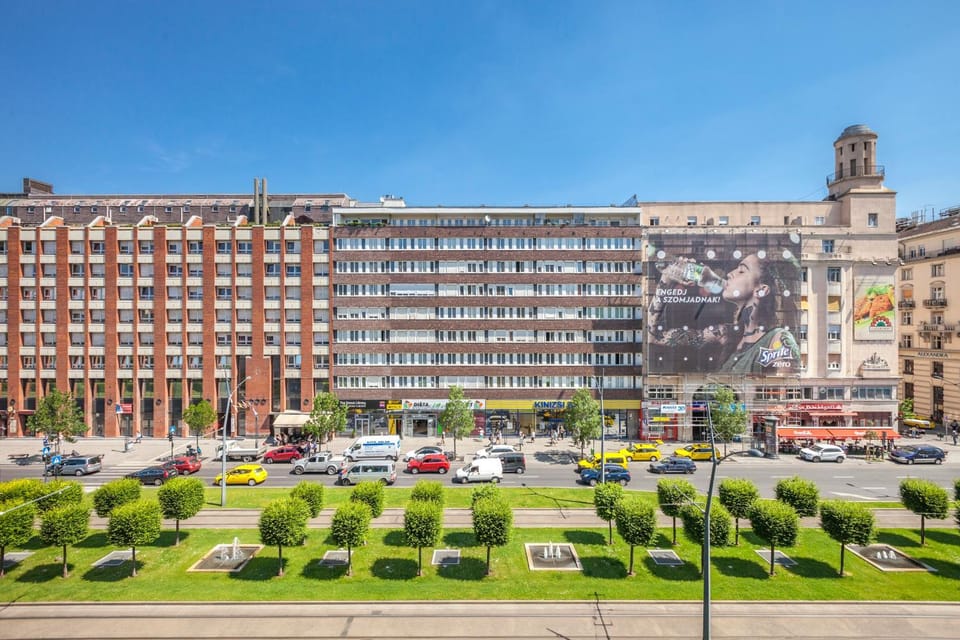 MODERNIZED Unique Huge Central Apartment On 135sqm Apartment in Budapest