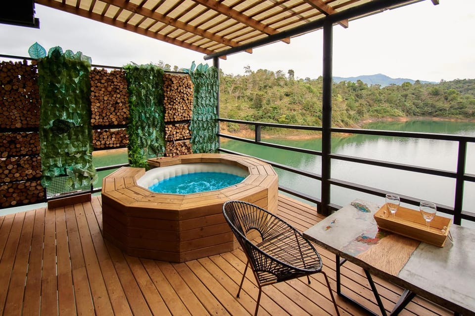 Natural landscape, Hot Tub, View (from property/room), Balcony/Terrace