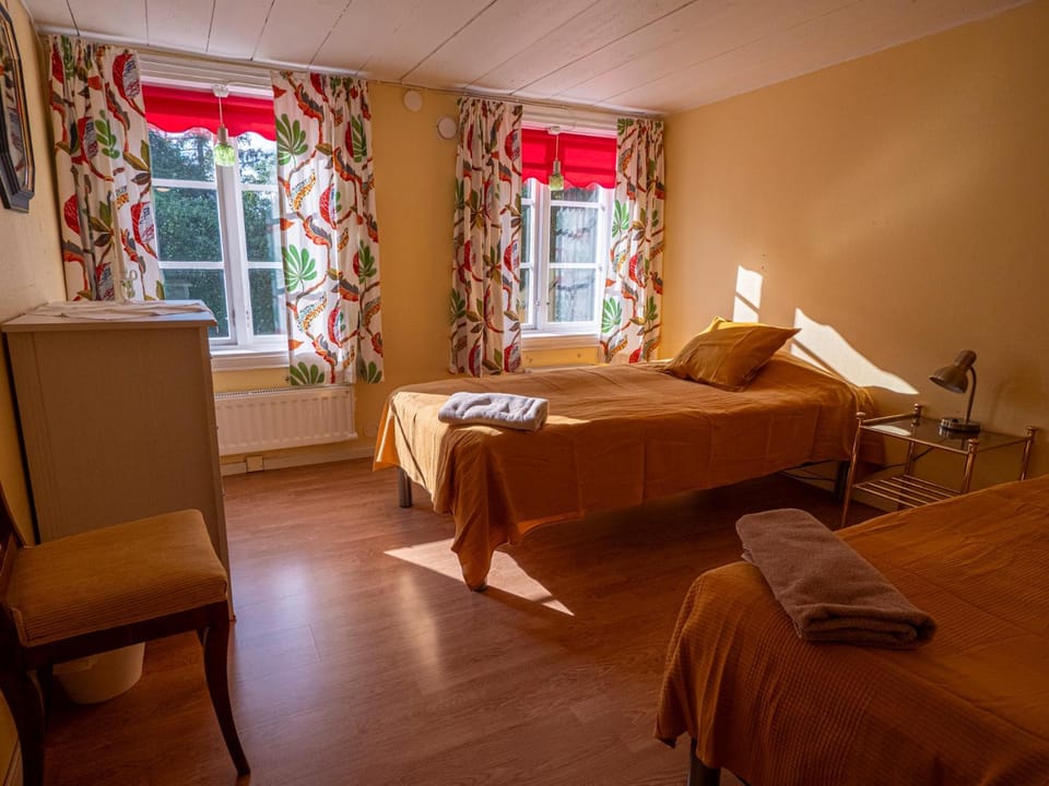 Bed, Photo of the whole room, Bedroom, Breakfast, towels