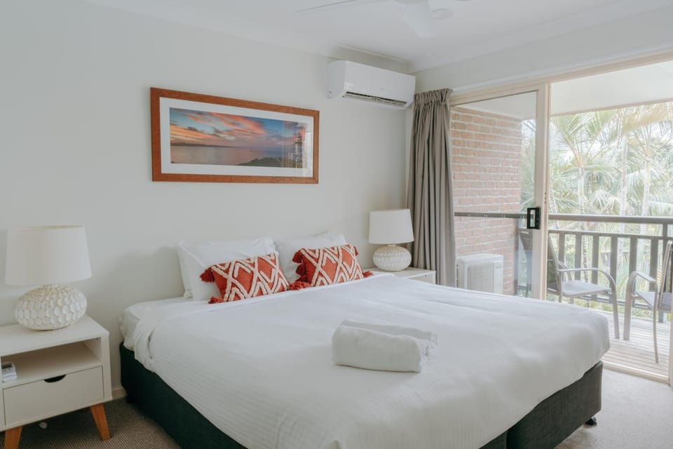 Bedroom, air conditioner