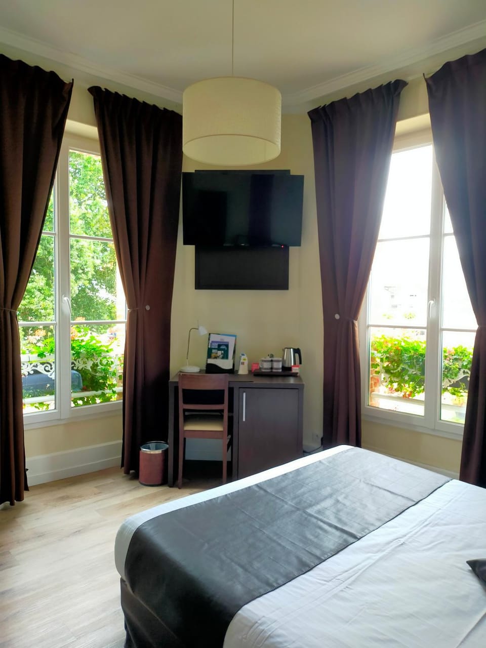 Photo of the whole room