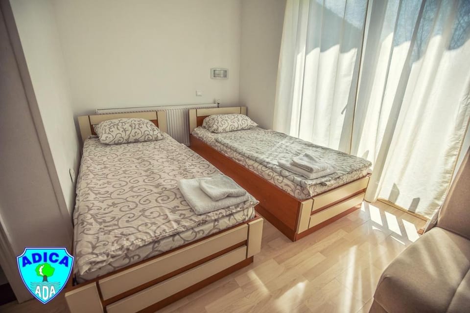 ADICA PRENOĆIŠTE SPORT Wellness centar - bazeni Hostel in Vojvodina