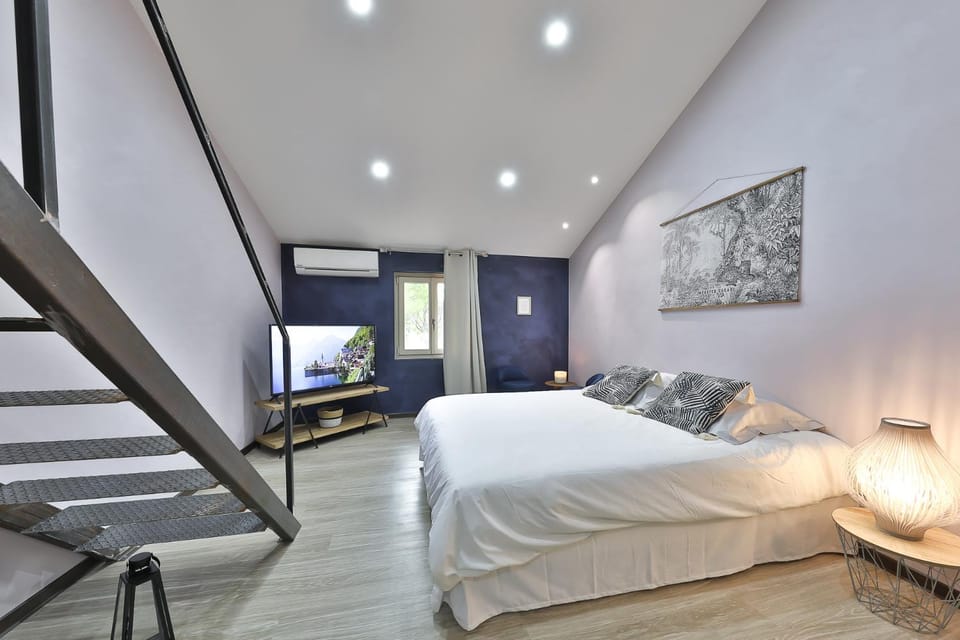 Maison d'hôtes 1800 Bed and Breakfast in Provence-Alpes-Côte d'Azur