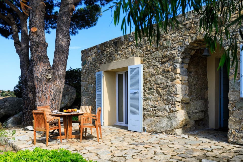 Patio, Facade/entrance