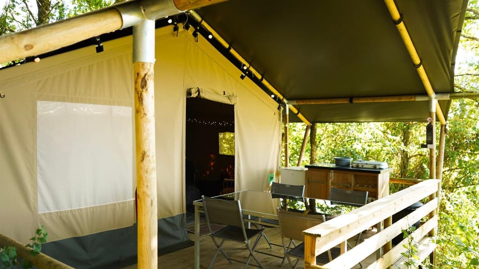 Dining area, Garden view