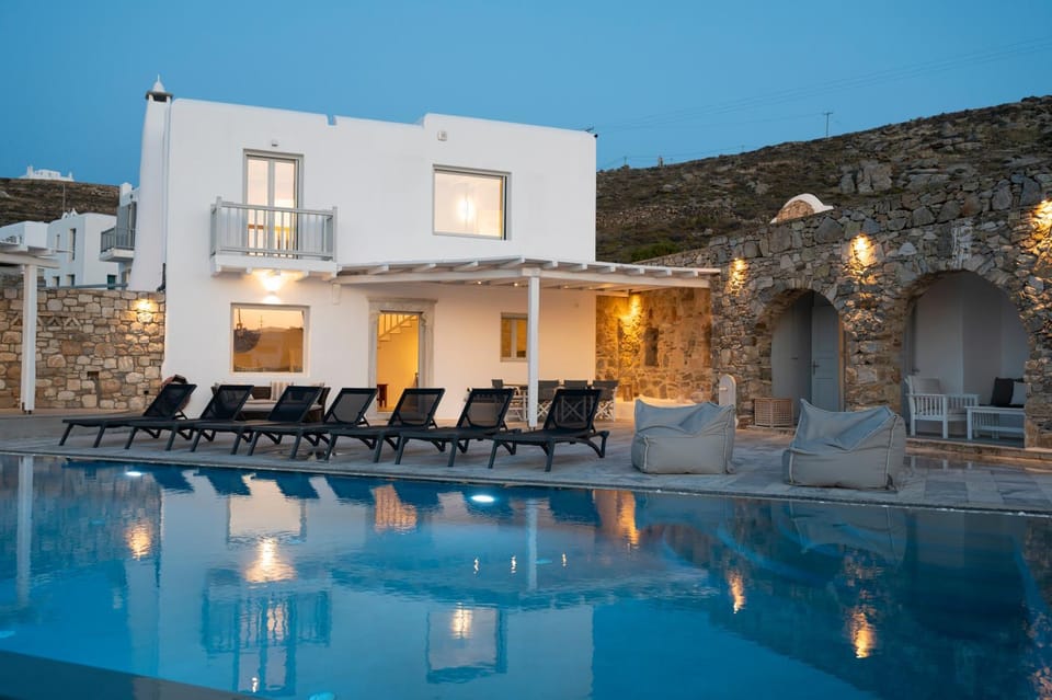 Property building, Pool view