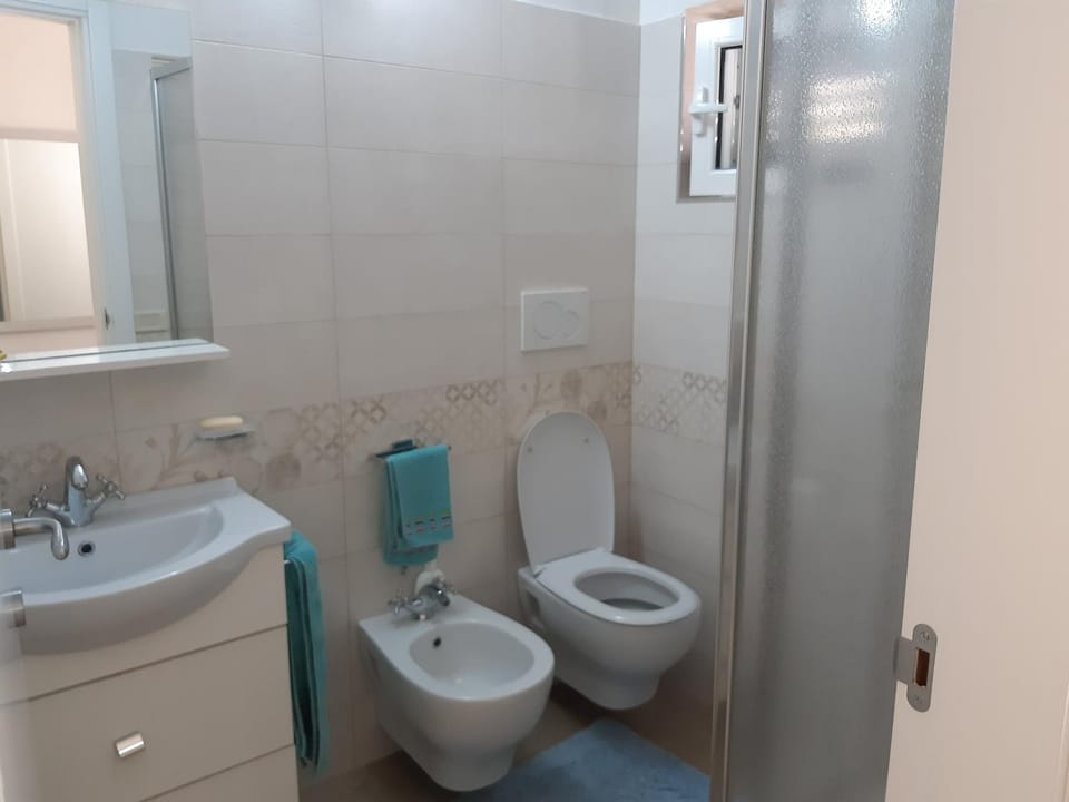 Bathroom, bidet