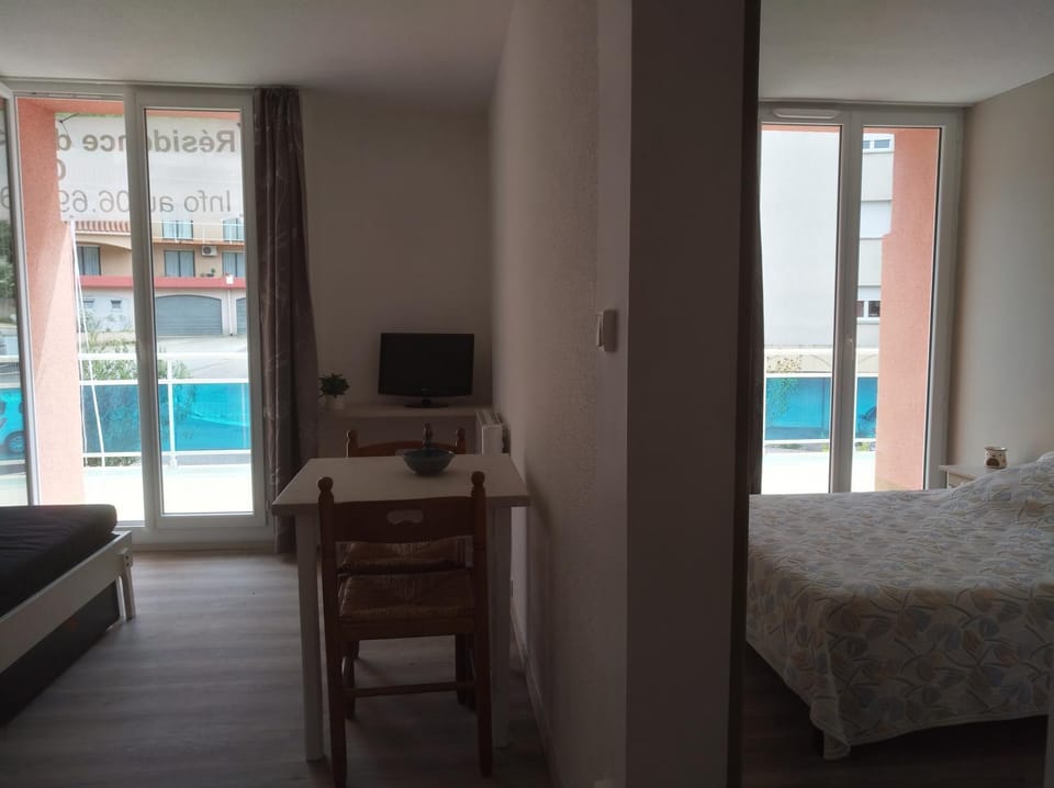 Living room, Bedroom