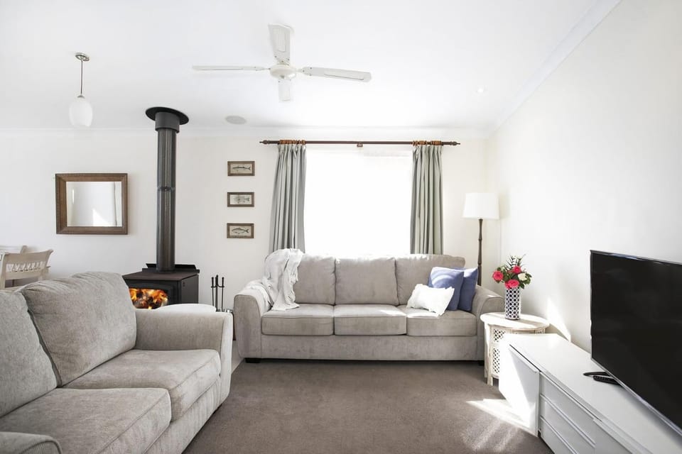 All Seasons House in Mollymook