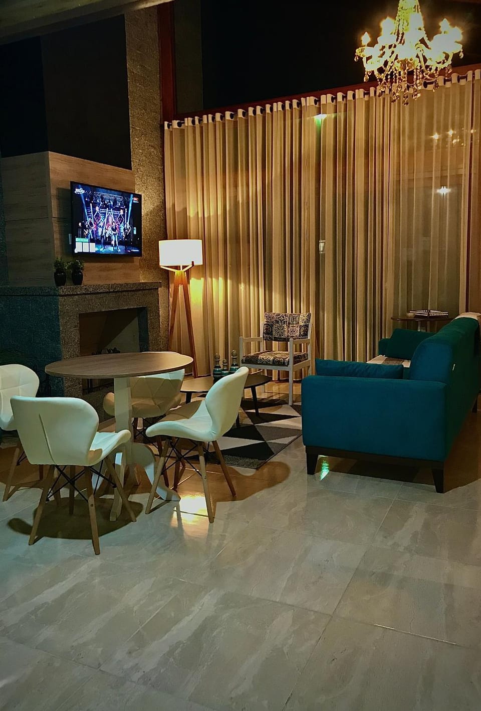 Communal lounge/ TV room, TV and multimedia, Living room, Seating area, flat iron