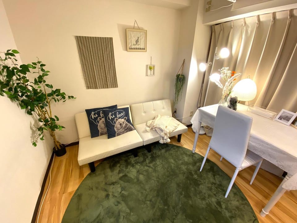 Decorative detail, Seating area, Dining area