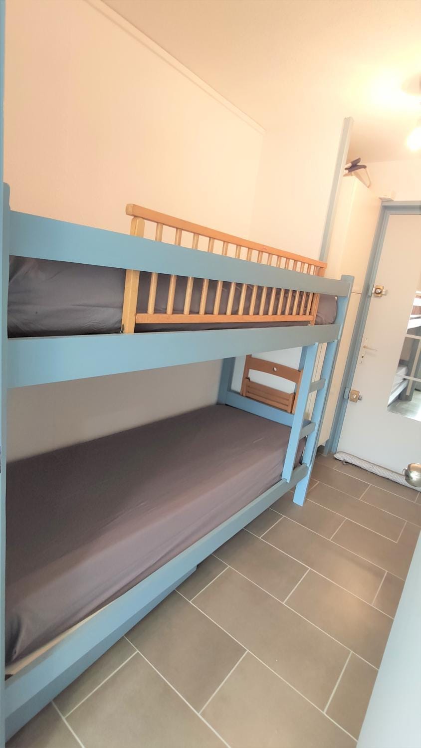 bunk bed