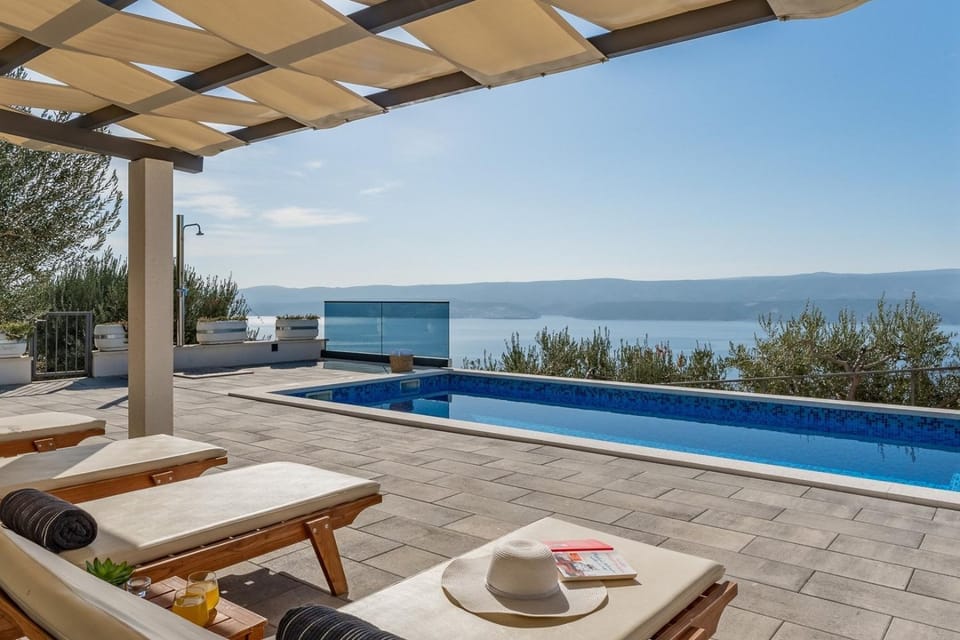 Property building, Balcony/Terrace, Sea view, Swimming pool
