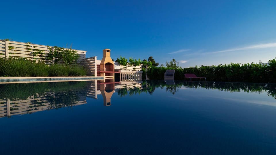 Day, BBQ facilities, Swimming pool, Sunrise, sunbed