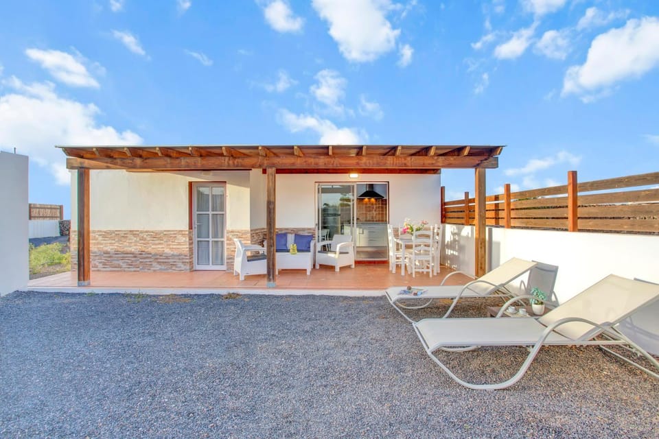 Casa Daniela Lajares 100 X 100 relax-Glasfaser House in Lajares