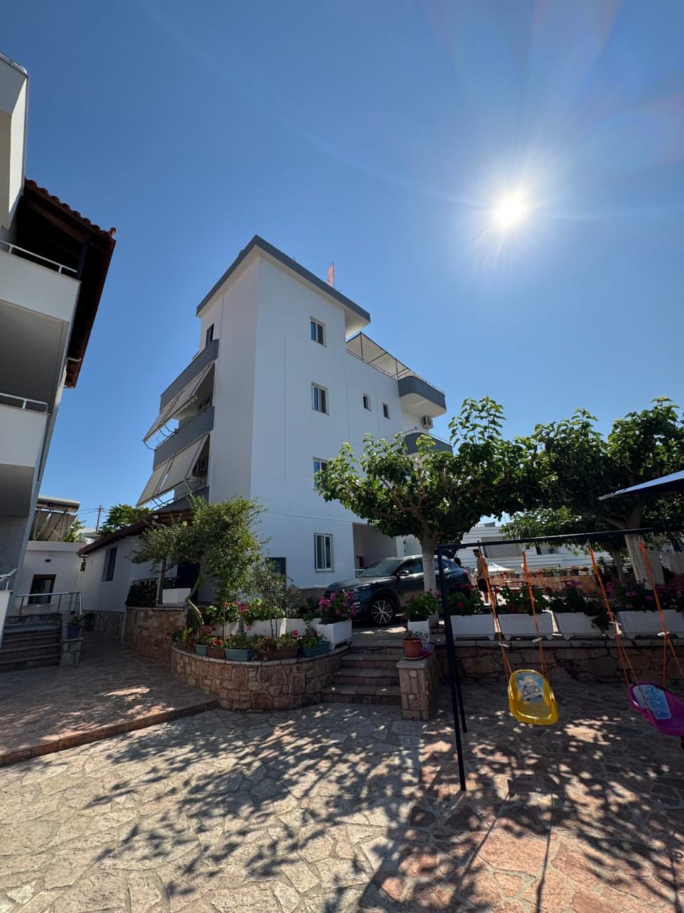 Day, Garden view, Quiet street view