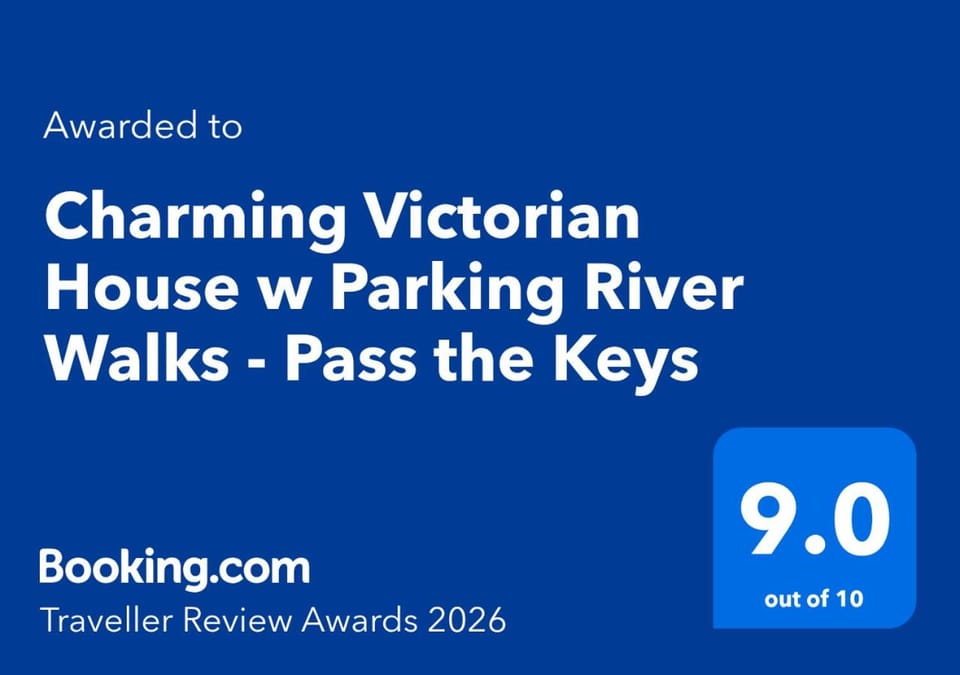 Charming Victorian House w Parking River Walks - Pass the Keys House in Windsor