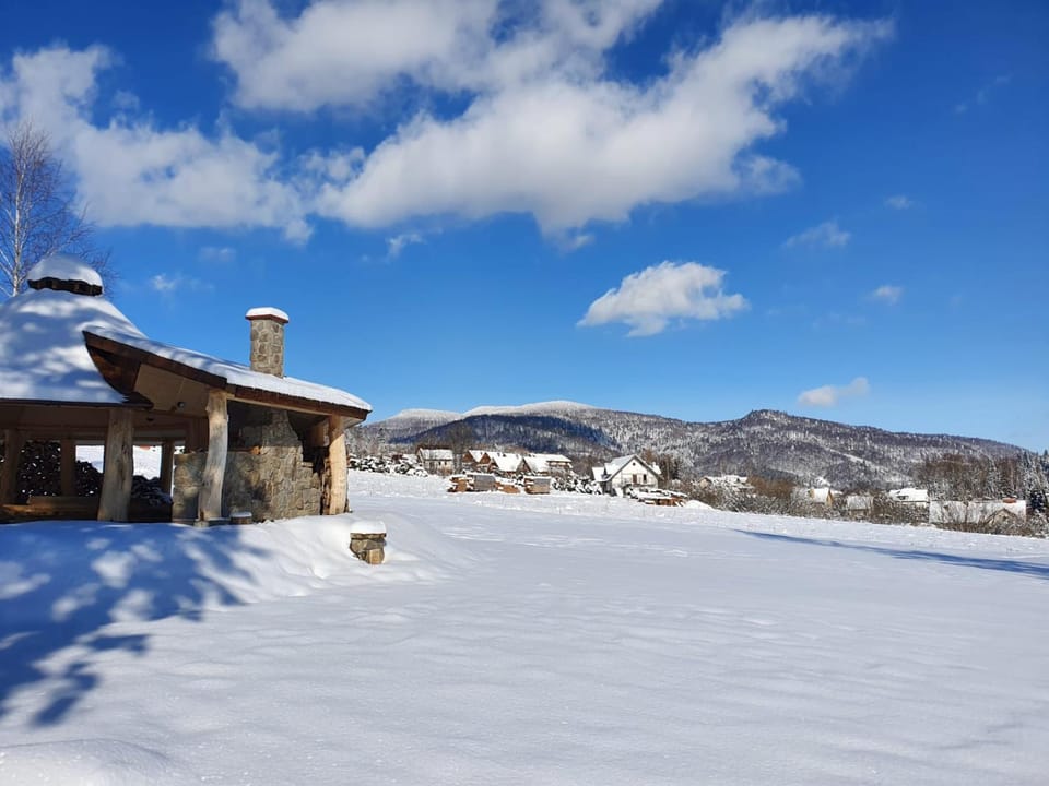 Neighbourhood, Winter