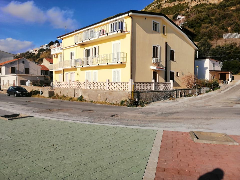 Property building, Facade/entrance