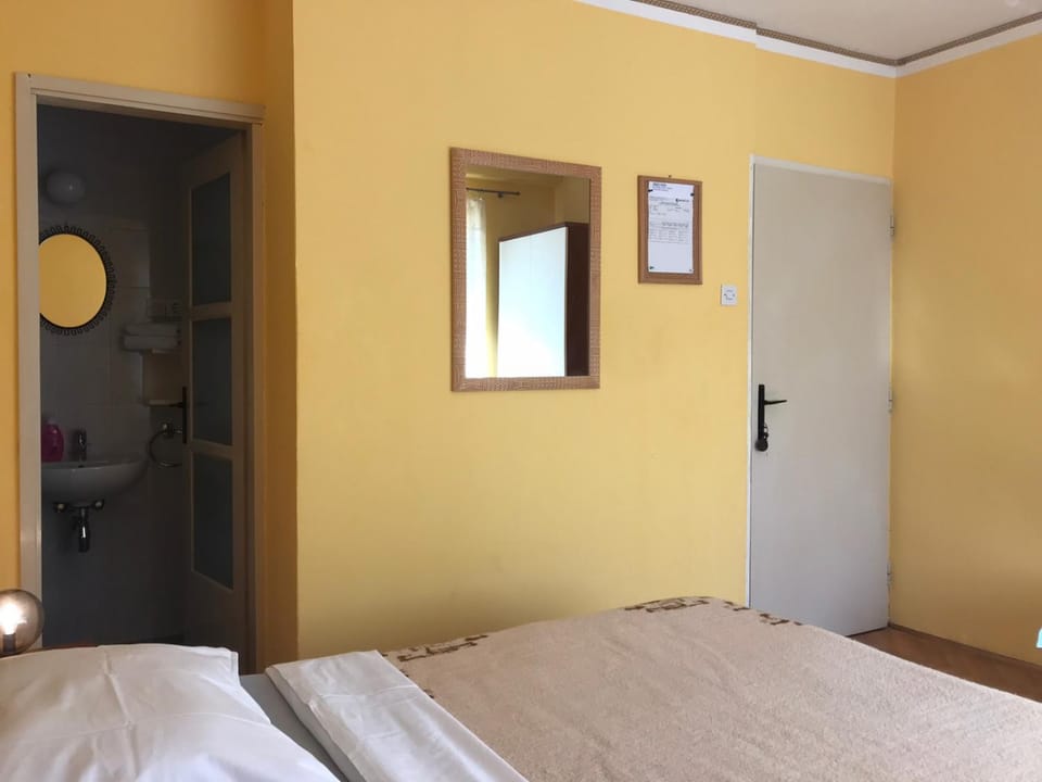 Summer rooms Baška 2 Bed and Breakfast in Lika-Senj County