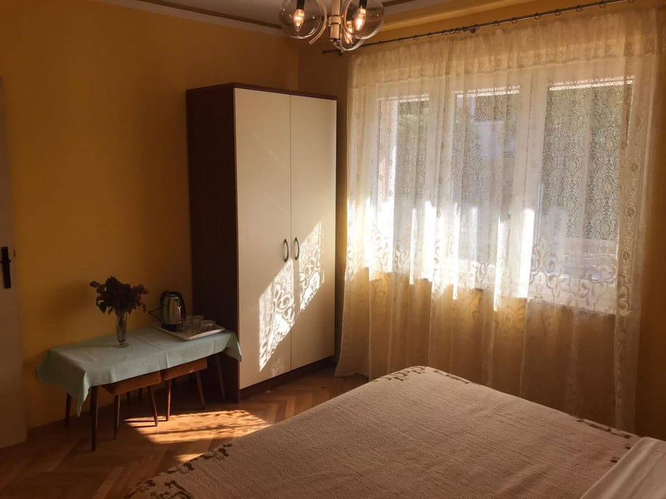 Summer rooms Baška 2 Bed and Breakfast in Lika-Senj County
