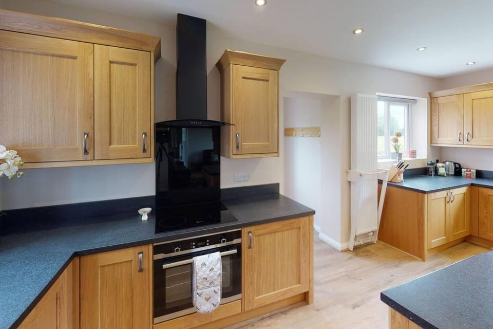 Woodlands Cottage - Rural Retreat - Near York House in Selby